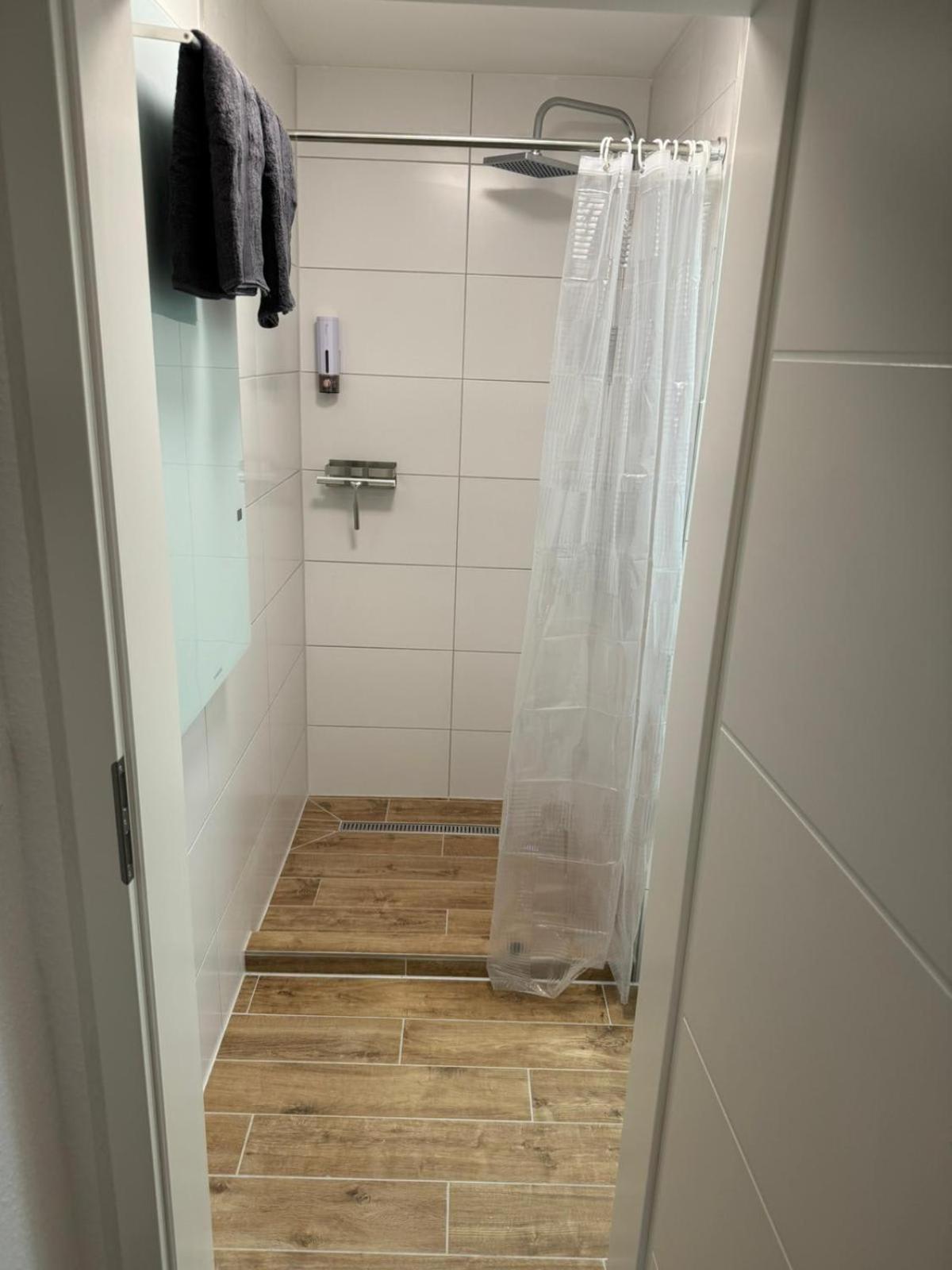 Studio Zimmer In Innenstadt 卡尔斯鲁厄 外观 照片