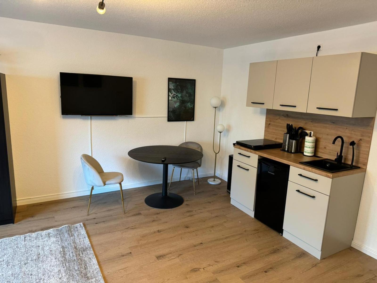 Studio Zimmer In Innenstadt 卡尔斯鲁厄 外观 照片
